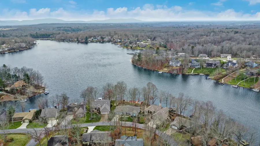 138 Rutgers Cir, Crossville, TN 38558 - #2