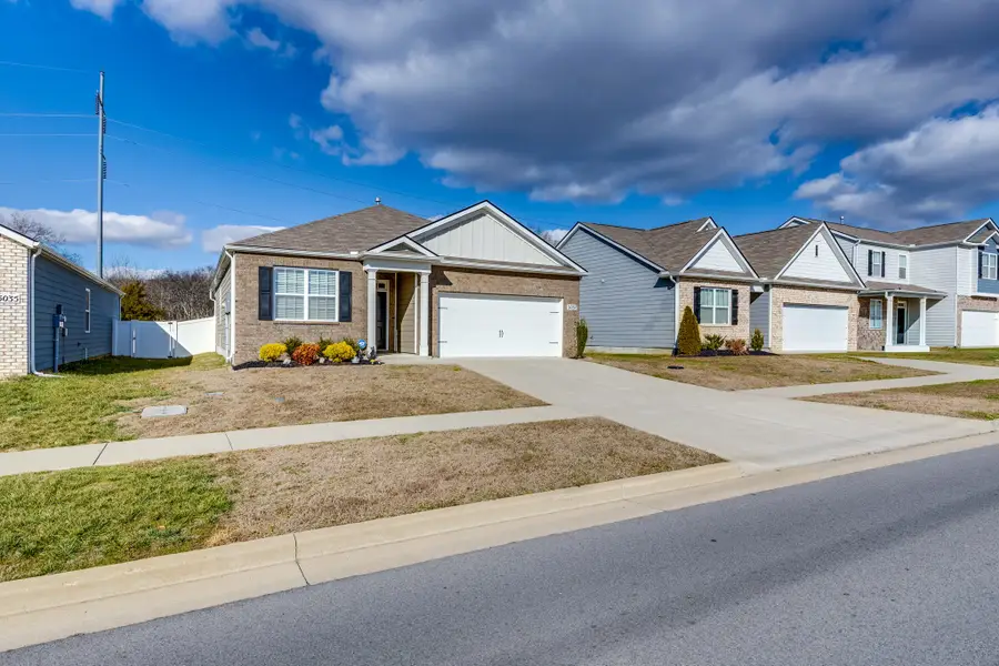 5037 Hunters Village Dr, Lebanon, TN 37087 - #2