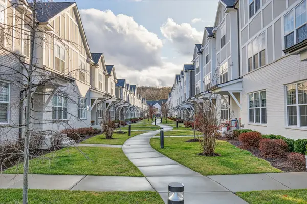 7004 Westside Cir, Nashville, TN 37205