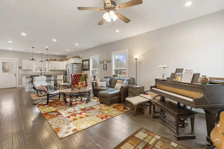 4220 Highway 231 S, Castalian Springs, TN 37031 - #3