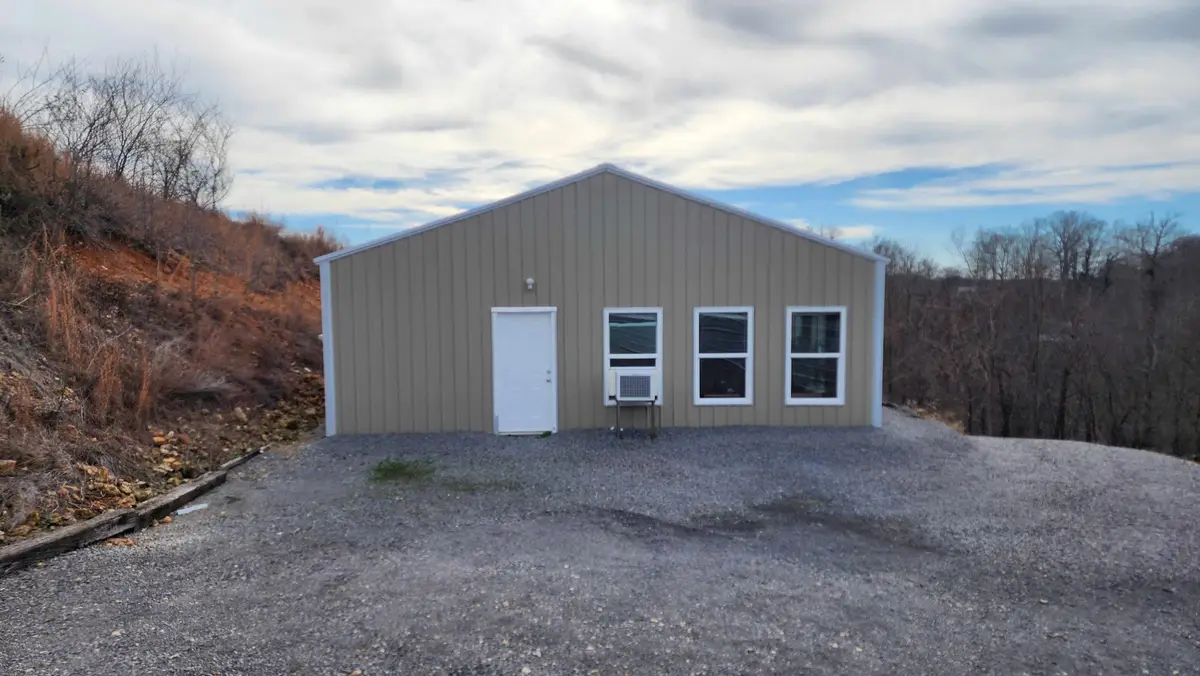 276 Schelley Rd, Gainesboro, TN 38562 - Image #1