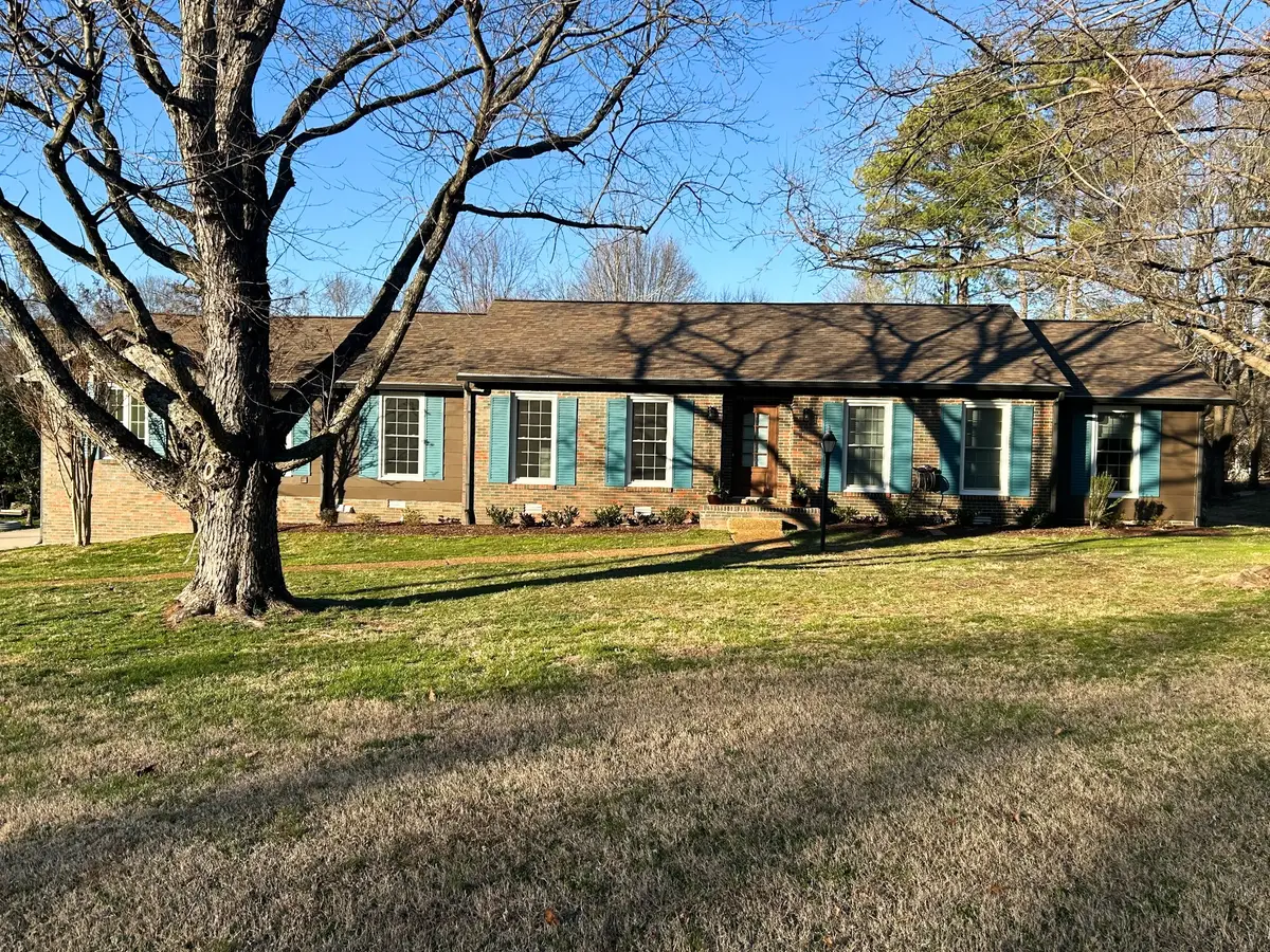 8126 Suzanne Dr, Brentwood, TN 37027 - Image #1