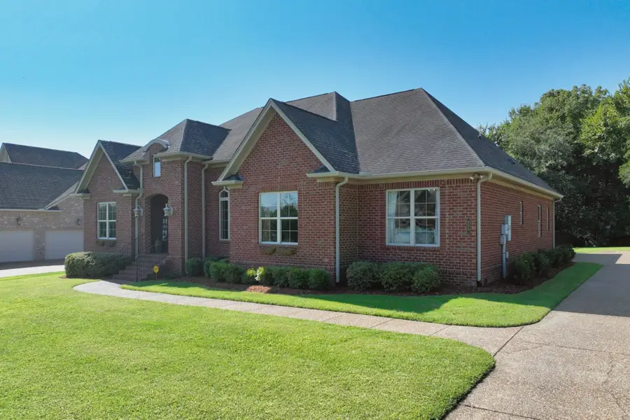 825 Piccadilly Dr, Nolensville, TN 37135 - Image #2