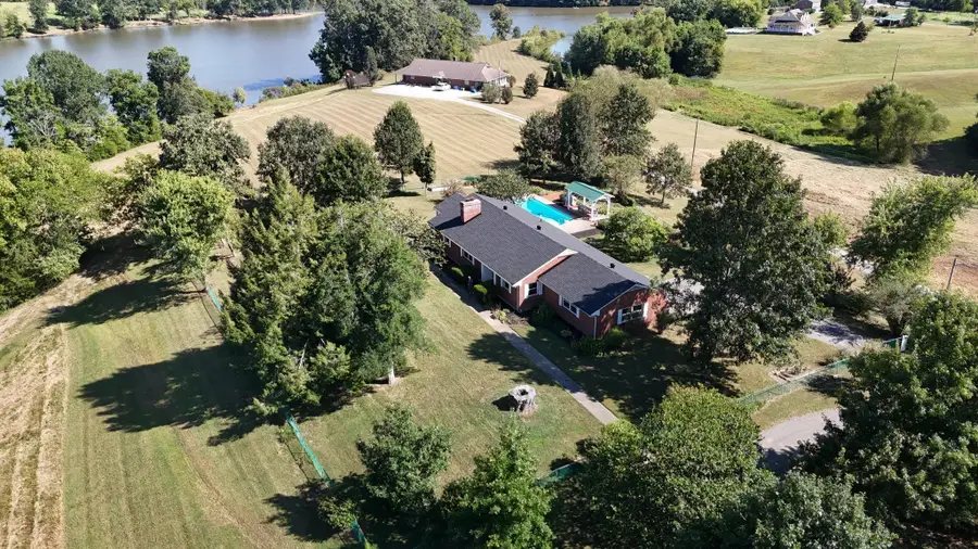 135 Second Creek Ln, Hartsville, TN 37074 - Image #2