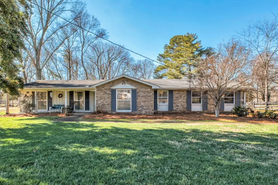 306 Raintree Dr, Hendersonville, TN 37075 - #2