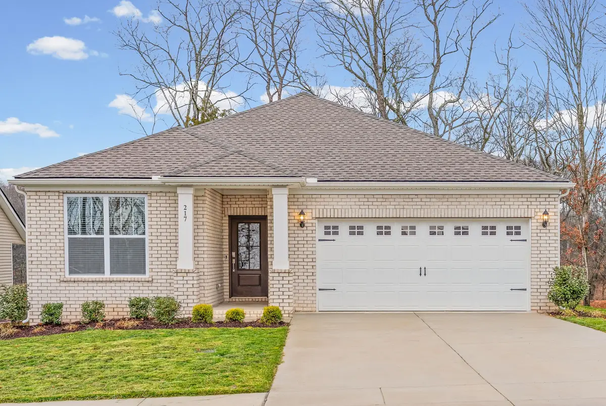 217 Viceroy Dr, Clarksville, TN 37043 - Image #1