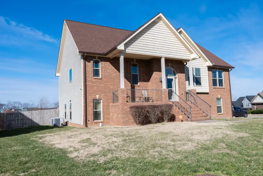 1700 Winterhaven Ct, Clarksville, TN 37042 - Image #2