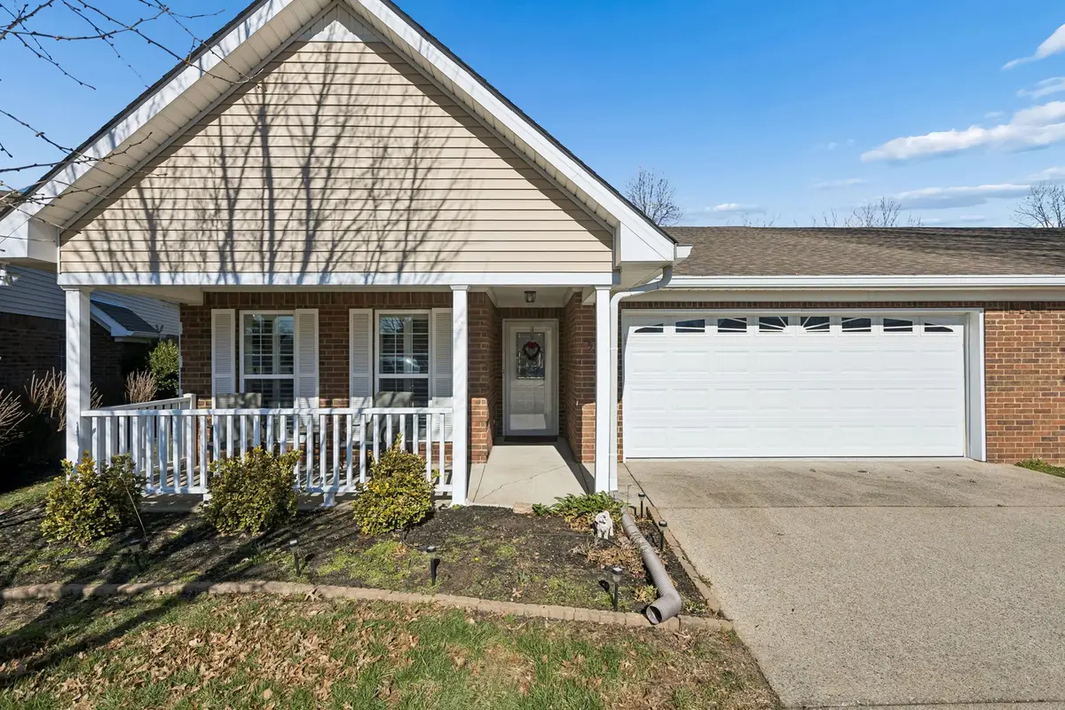 520 Forest Glen Cir, Murfreesboro, TN 37128 - Image #1