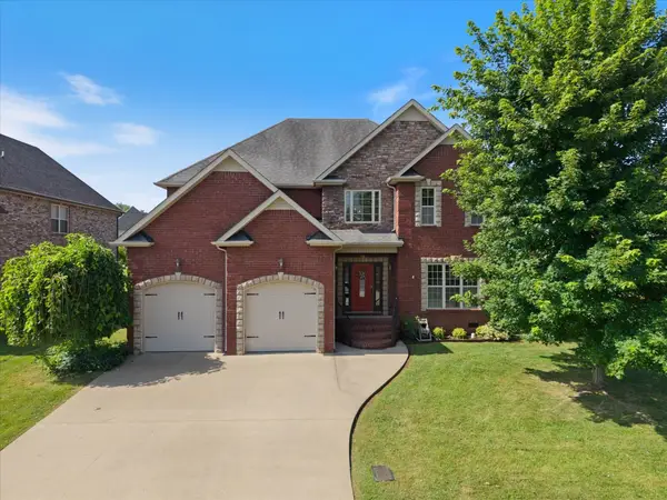 312 Retriever Ct, Clarksville, TN 37043
