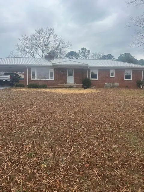 208 Oakdale Rd, Camden, TN 38320 - Image #1