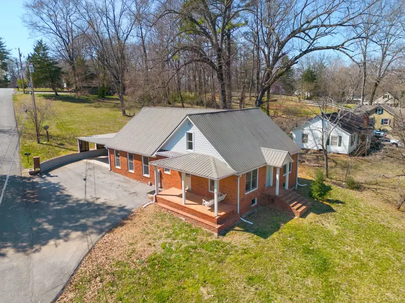 301 Westwood Dr, McMinnville, TN 37110 - Image #1