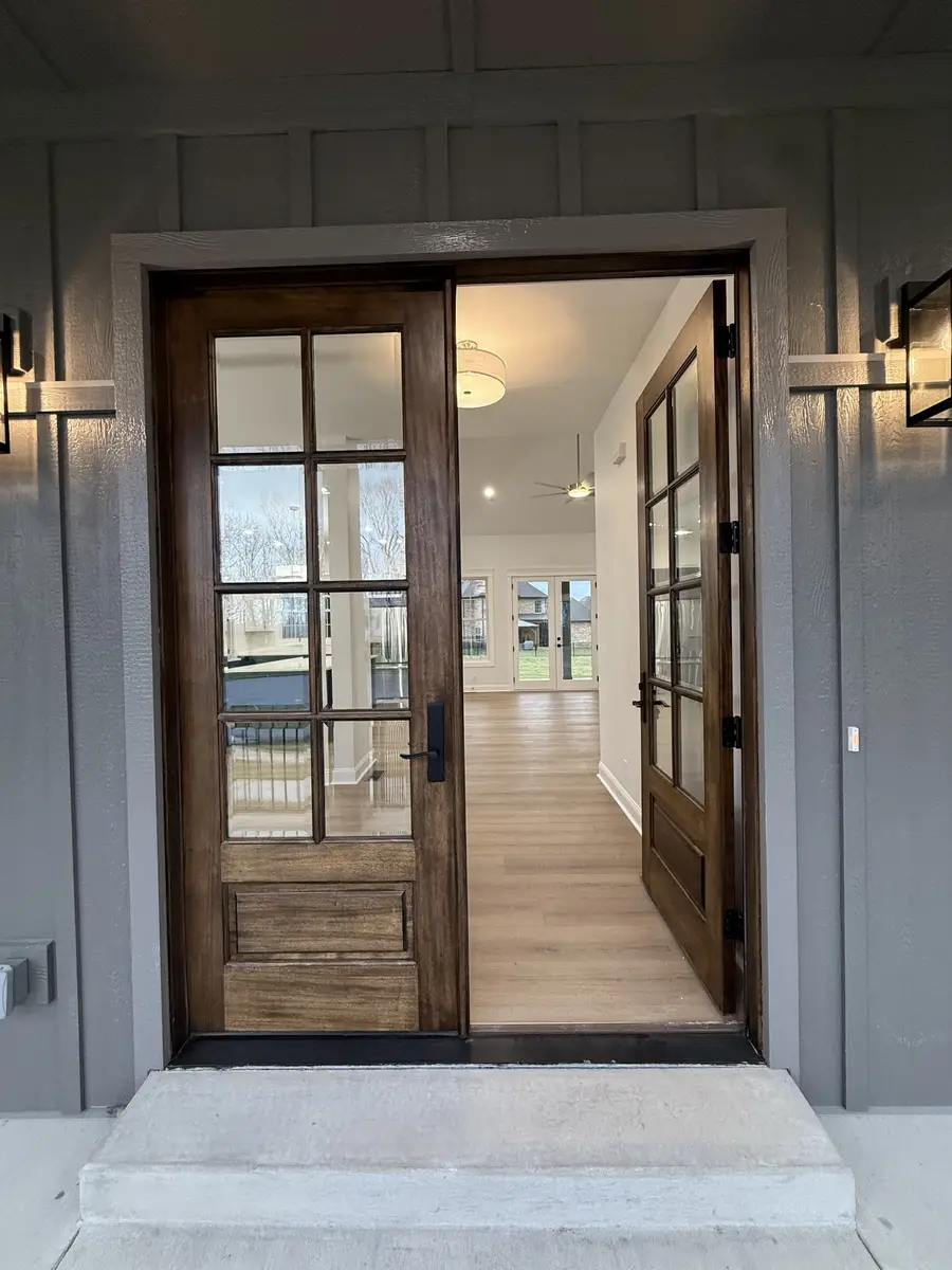 879 Shady Bluff Trl, Clarksville, TN 37043 - Image #3