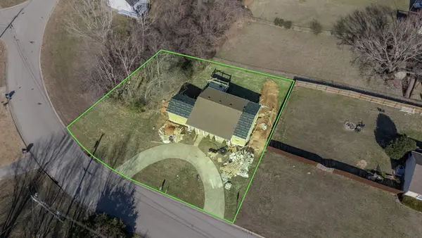 905 Applegrove Cir, Clarksville, TN 37040