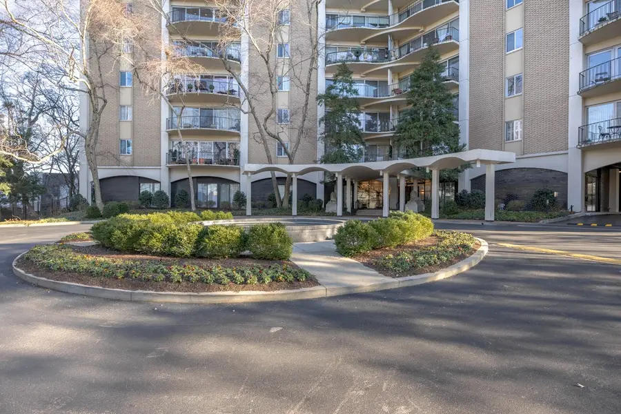 4215 Harding Pike #1203, Nashville, TN 37205 - Image #2