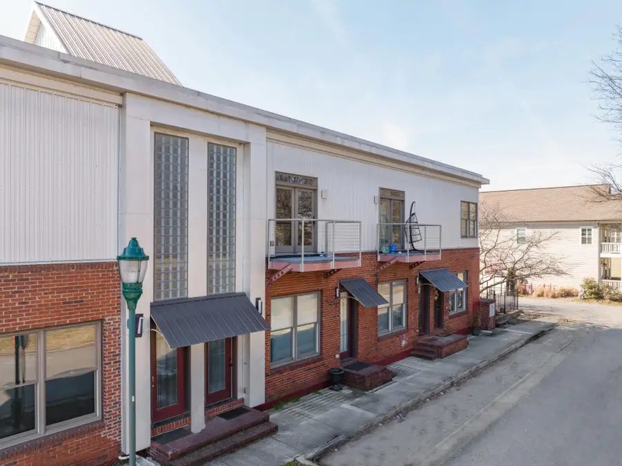 8 W 17th Street, Chattanooga, TN 37408 - #3