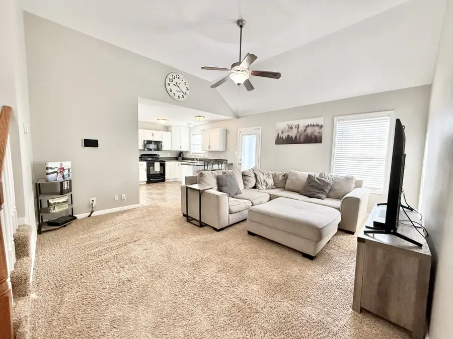 1337 Loren Cir, Clarksville, TN 37042 - #2