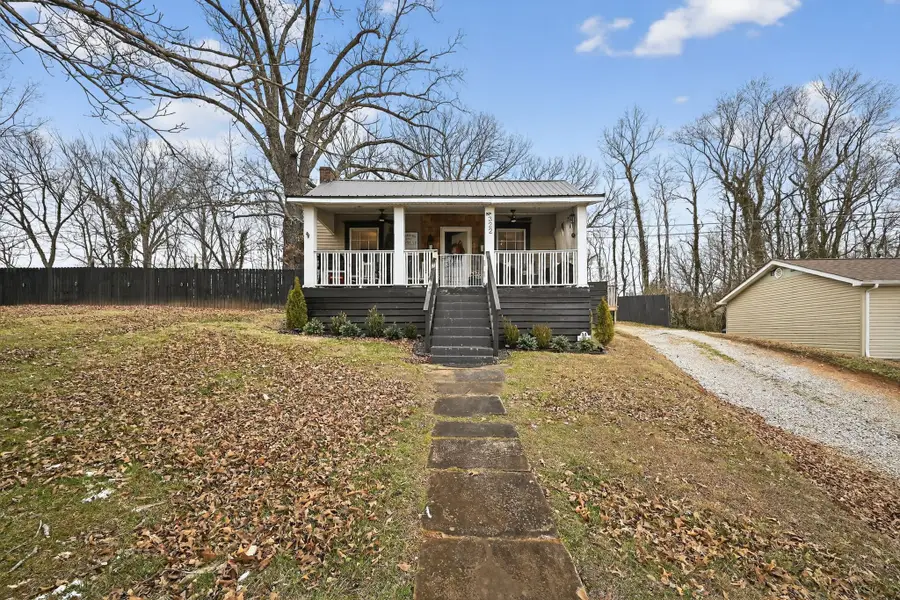322 Flatt St, Sparta, TN 38583 - Image #3