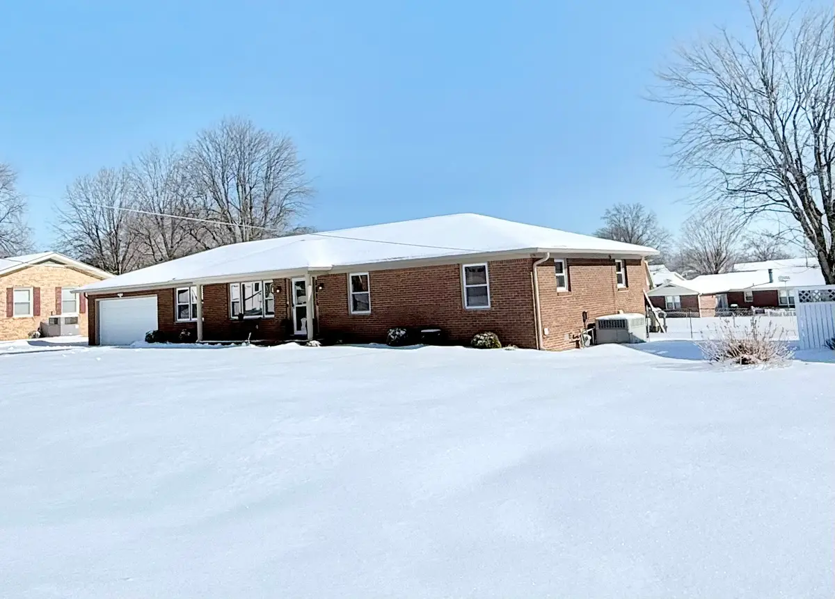 306 Ellen Dr, Hopkinsville, KY 42240 - #1