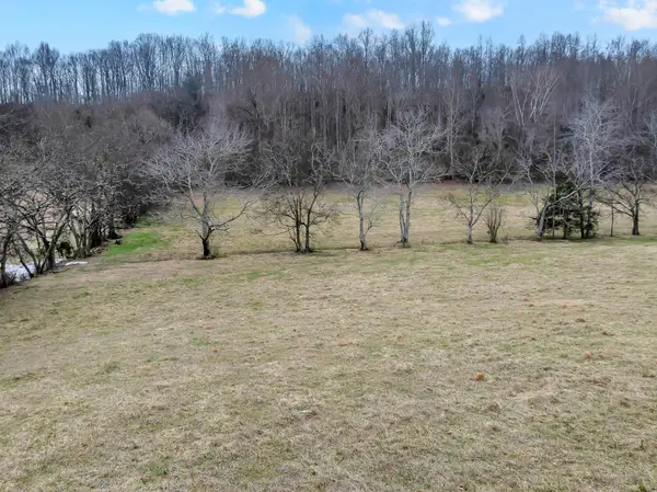 4 Normandy Rd, Normandy, TN 37360