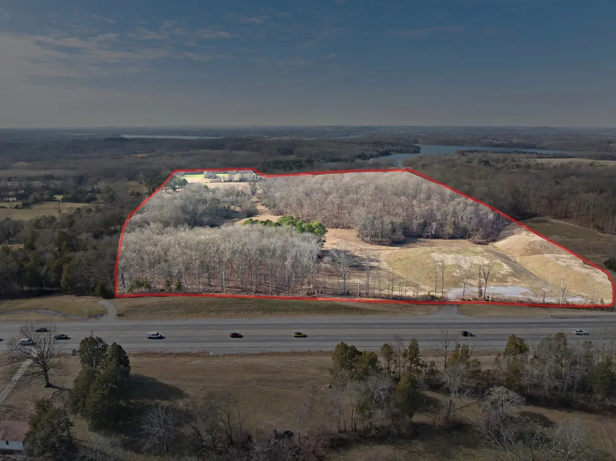 2100 Woods Ferry Rd, Lebanon, TN 37087 - #1