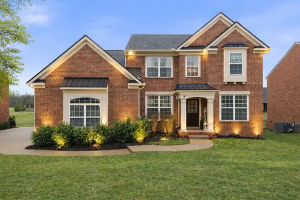 1061 Avery Trace Cir, Hendersonville, TN 37075