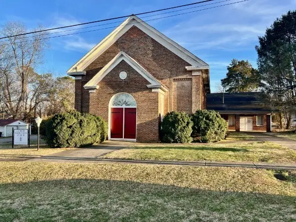 501 W Broad St, Decherd, TN 37324