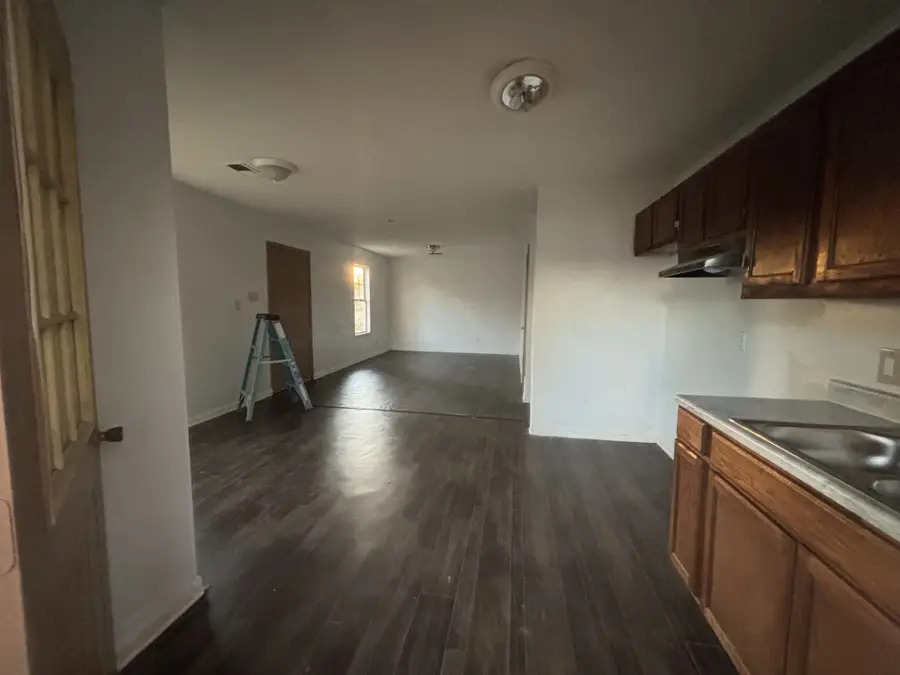 1320 Hornbrook St, Dyersburg, TN 38024 - #2