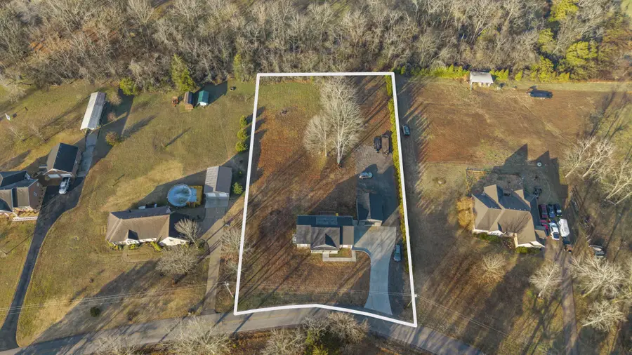 335 Brummitt Rd, Castalian Springs, TN 37031 - #3