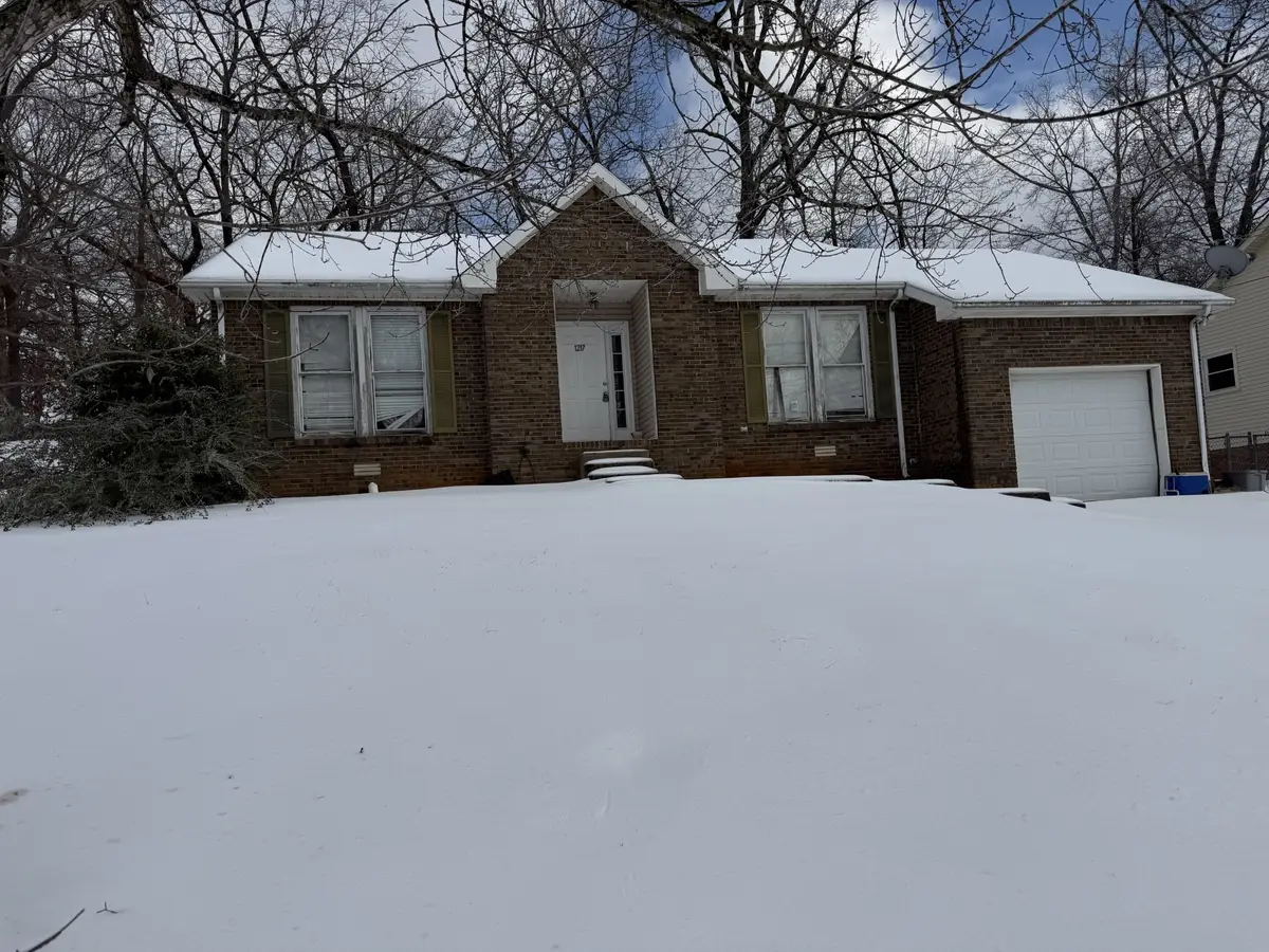 1217 Verkler Dr, Clarksville, TN 37042 - Image #1