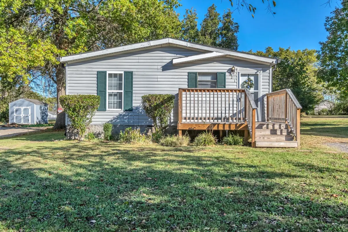 421 Hobbs Ave, Lebanon, TN 37087 - Image #1