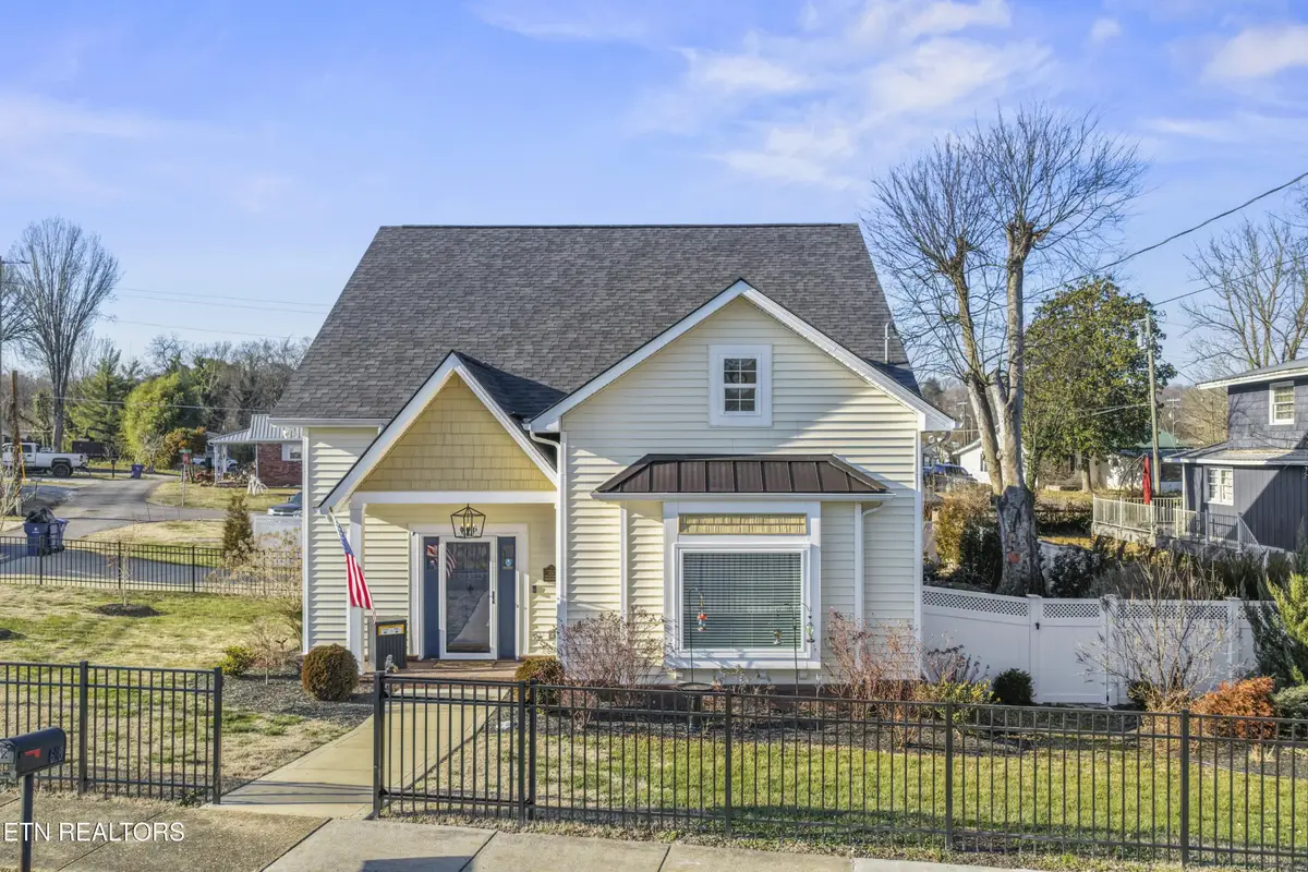 606 Eagle Bend Rd, Clinton, TN 37716 - #1