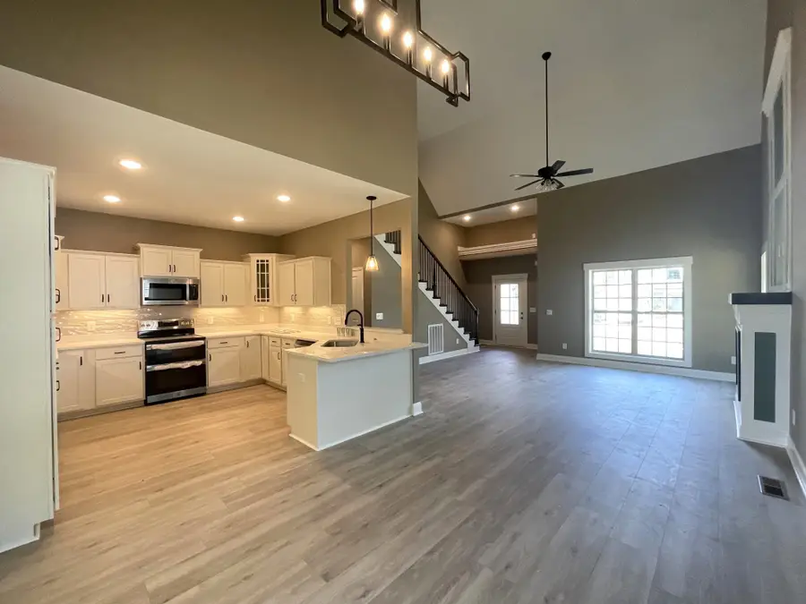 709 Eva Agnes Avenue, Clarksville, TN 37042 - Image #2