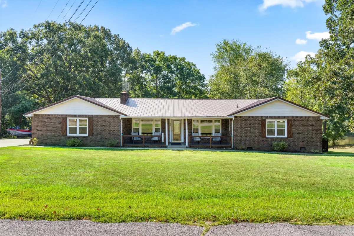 550 Lakeview Cir, Tennessee Ridge, TN 37178 - #1