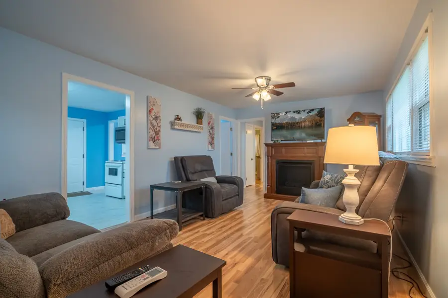 502 N Main St, Loretto, TN 38469 - #2