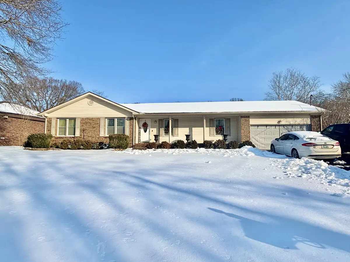 404 Springmont Dr, Hopkinsville, KY 42240 - #1