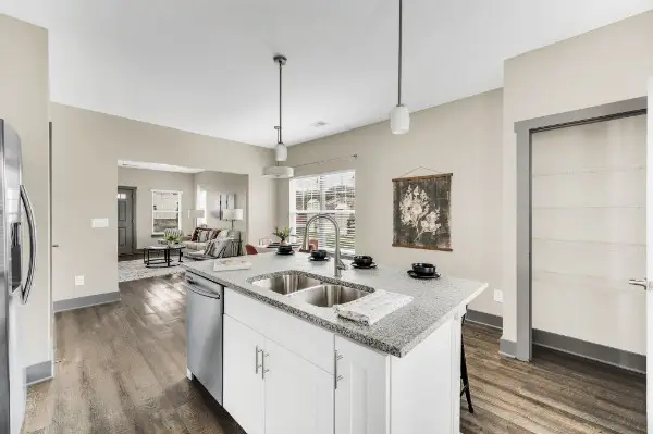 605 Bristol Creek Dr, Nashville, TN 37221 - #2