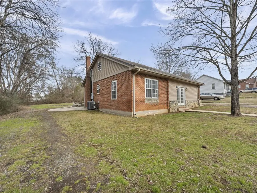 1005 College St W, Fayetteville, TN 37334 - Image #3