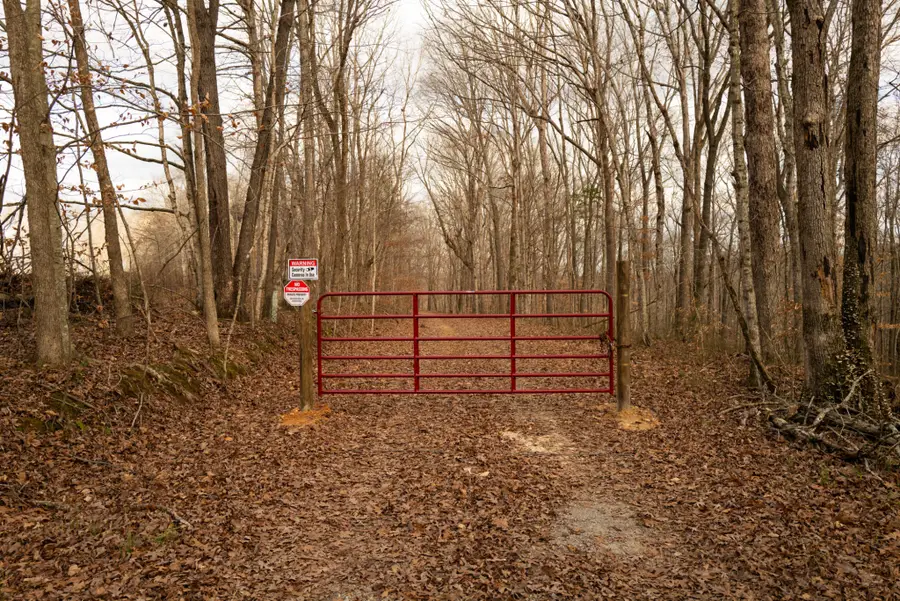 199 Spain Rd, Charlotte, TN 37036 - #3