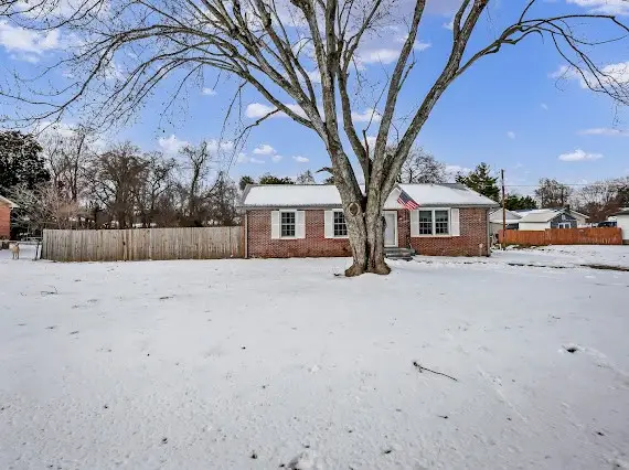 2421 Pendleton Dr, Clarksville, TN 37042 - Image #2
