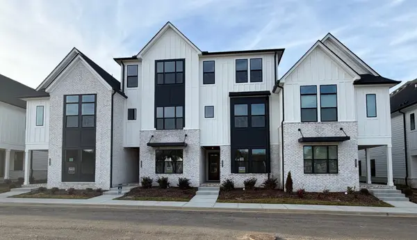 2068 Conductor Ln, Thompsons Station, TN 37179