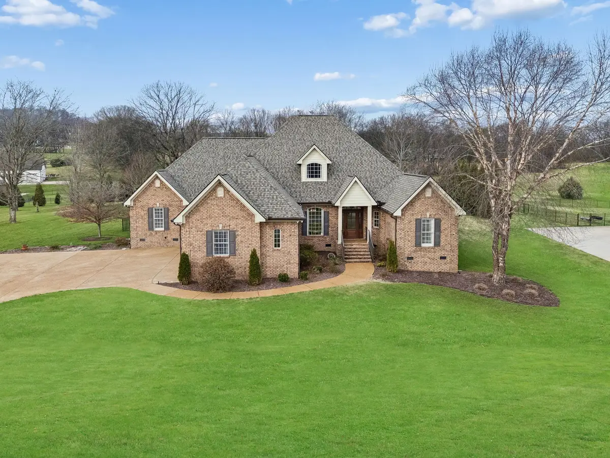 3917 Amanda Beth Ct, Columbia, TN 38401 - Image #1