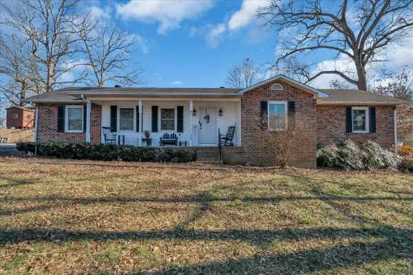 202 Mortons Lake Rd, Manchester, TN 37355