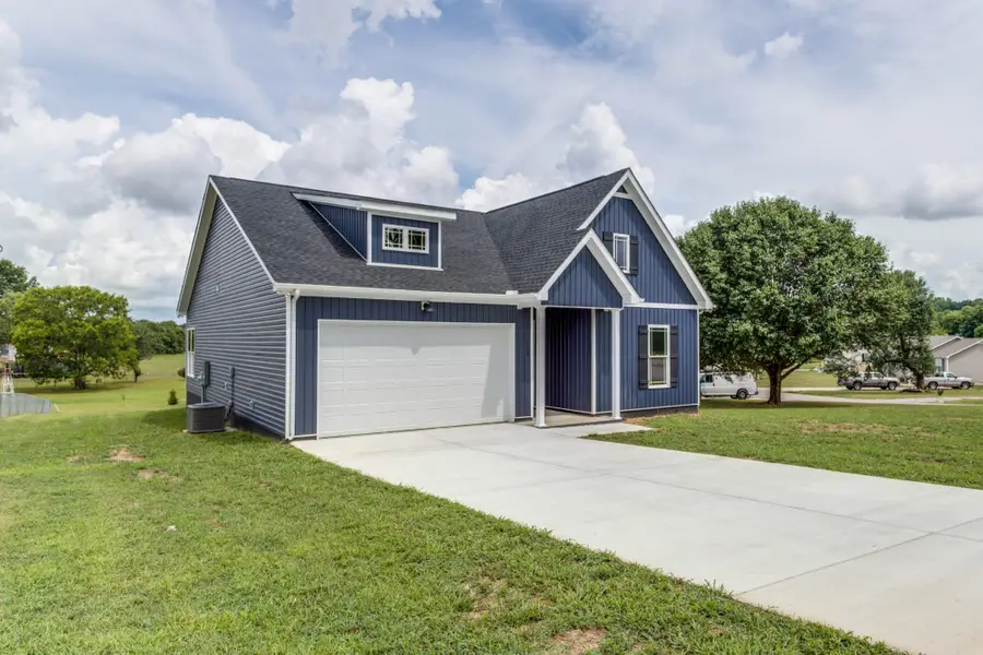 16 Radelle Ln, McMinnville, TN 37110 - #2