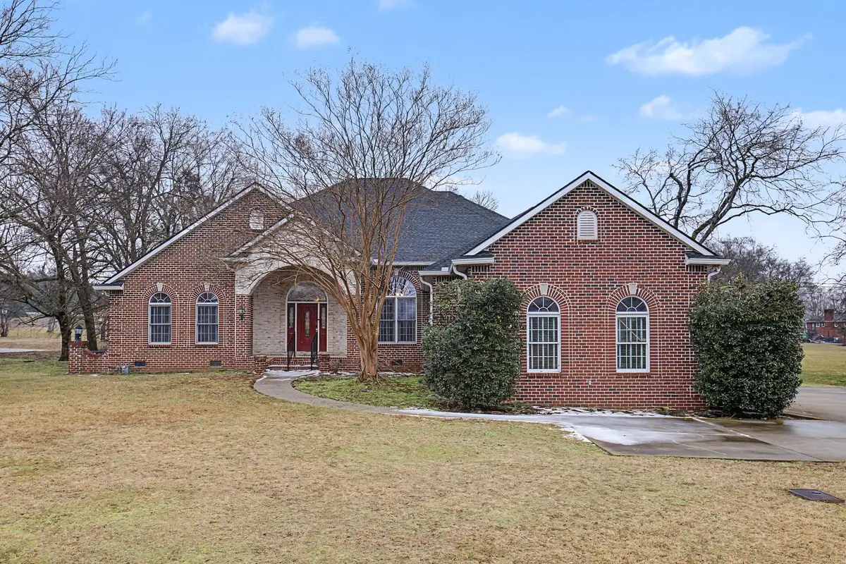 2010 Clintondale Dr, Nashville, TN 37218 - Image #1