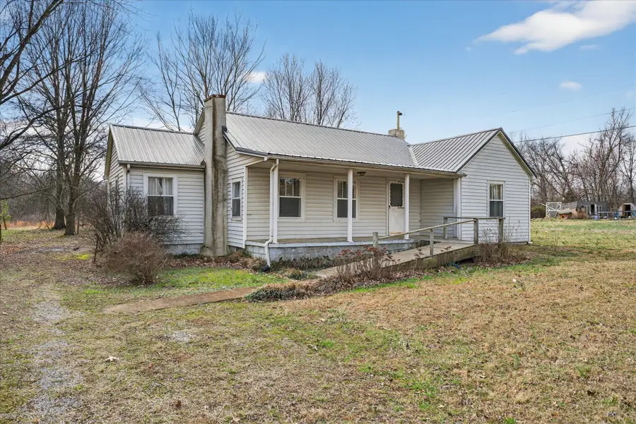 3236 Dover Rd, Woodlawn, TN 37191 - #3