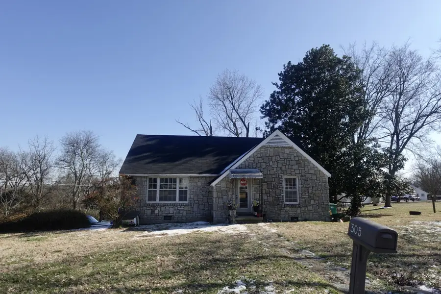 305 8th Ave S, Lewisburg, TN 37091 - #3