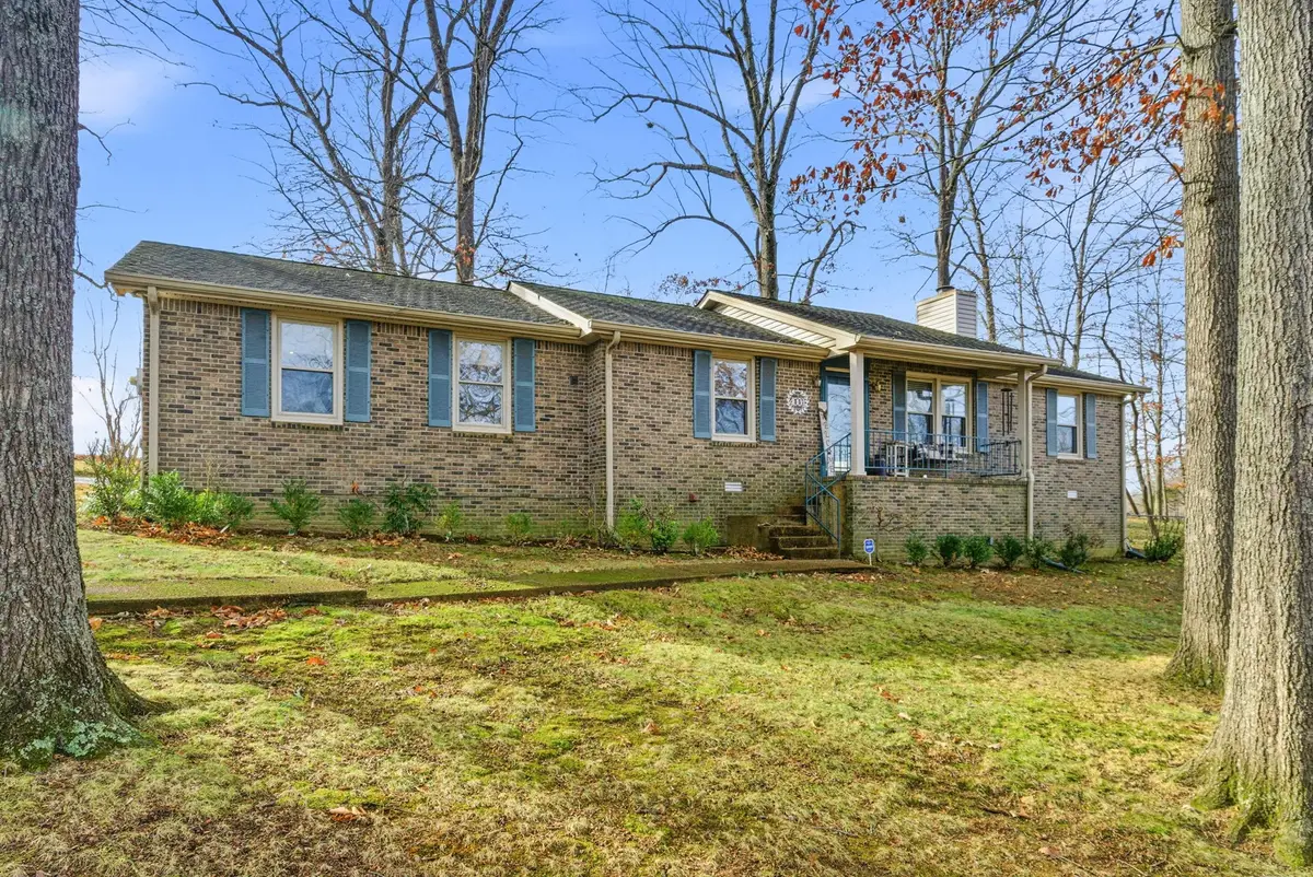 4004 S Breckenridge Ct, Springfield, TN 37172 - Image #1