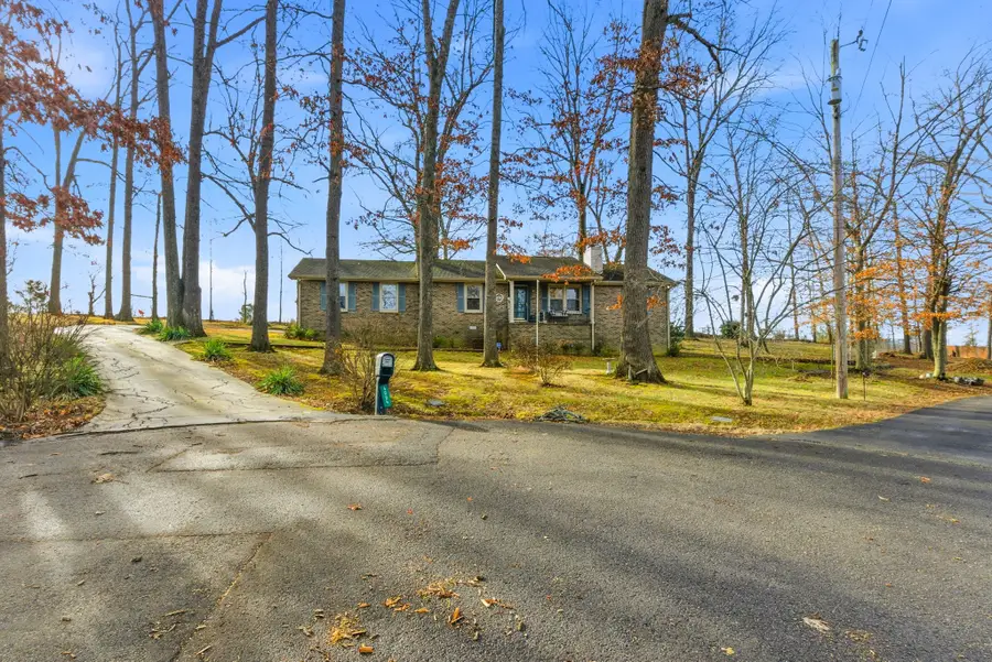 4004 S Breckenridge Ct, Springfield, TN 37172 - Image #2