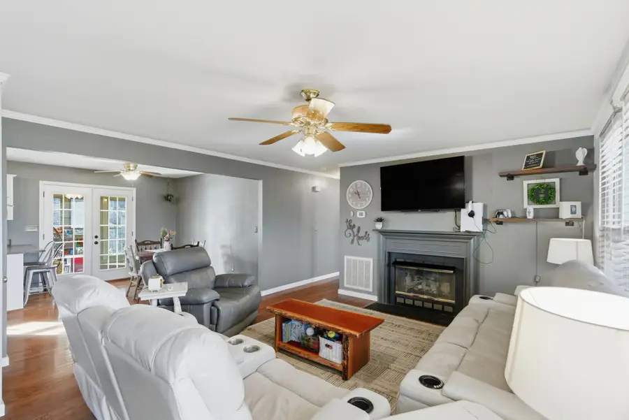 4004 S Breckenridge Ct, Springfield, TN 37172 - Image #3