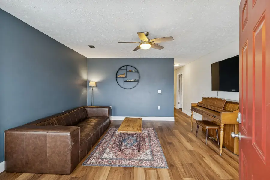 1807 Daniel Ct, Columbia, TN 38401 - #2